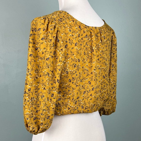 Cropped Tied Blouse - Picture 3 of 6